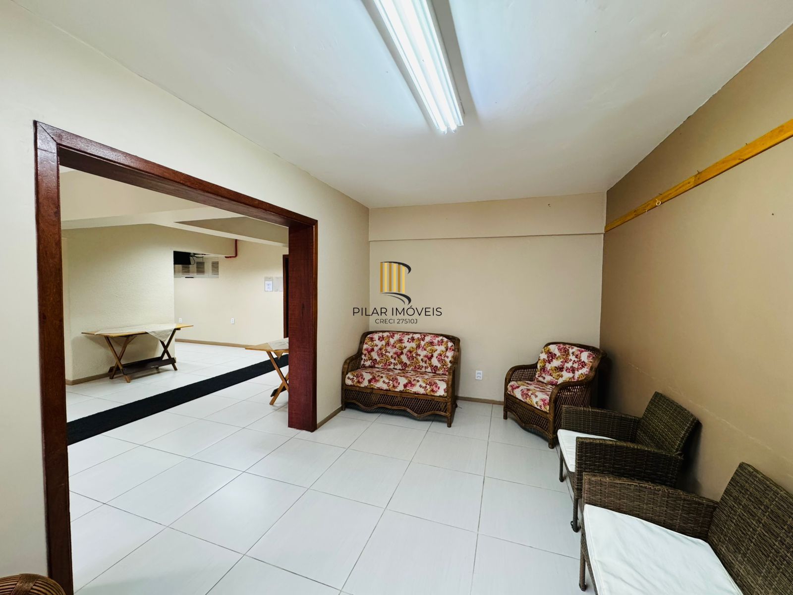 Apartamento com 2 quartos, 47m², reformado, bairro Petrópolis