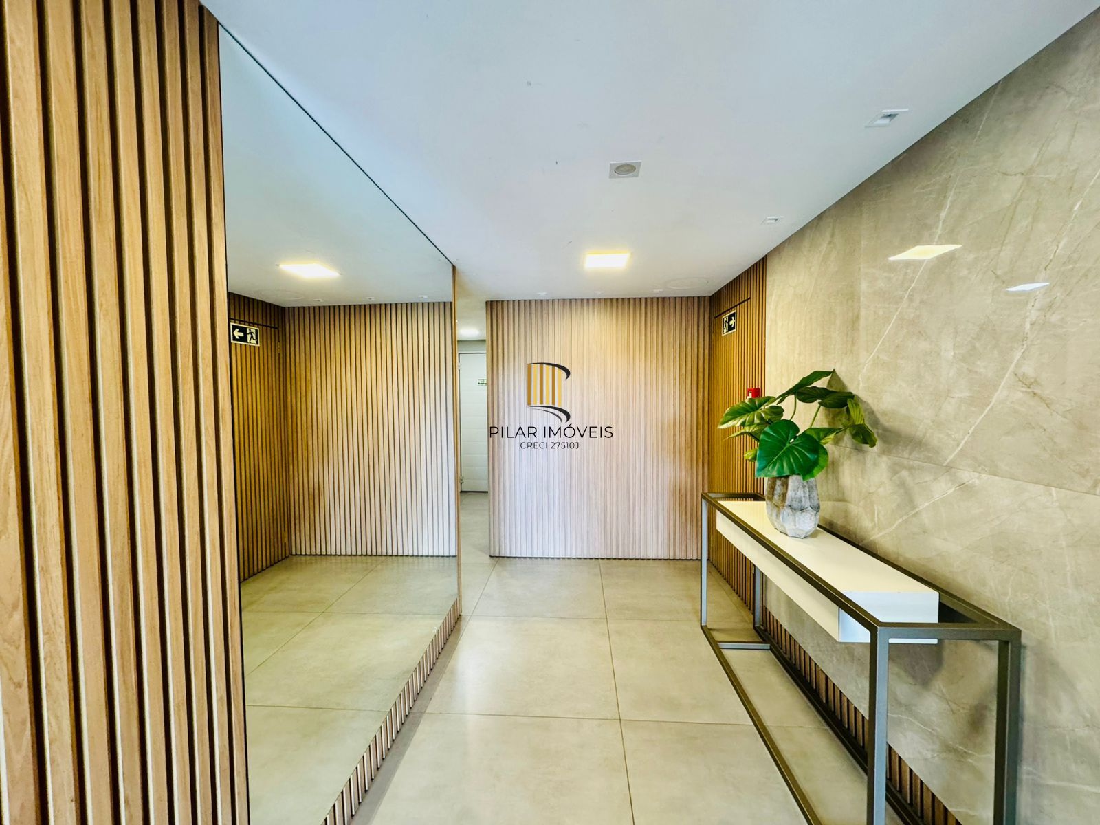 Apartamento 3 dormitórios com 1 suíte no bairro Petrópolis em Porto Alegre.