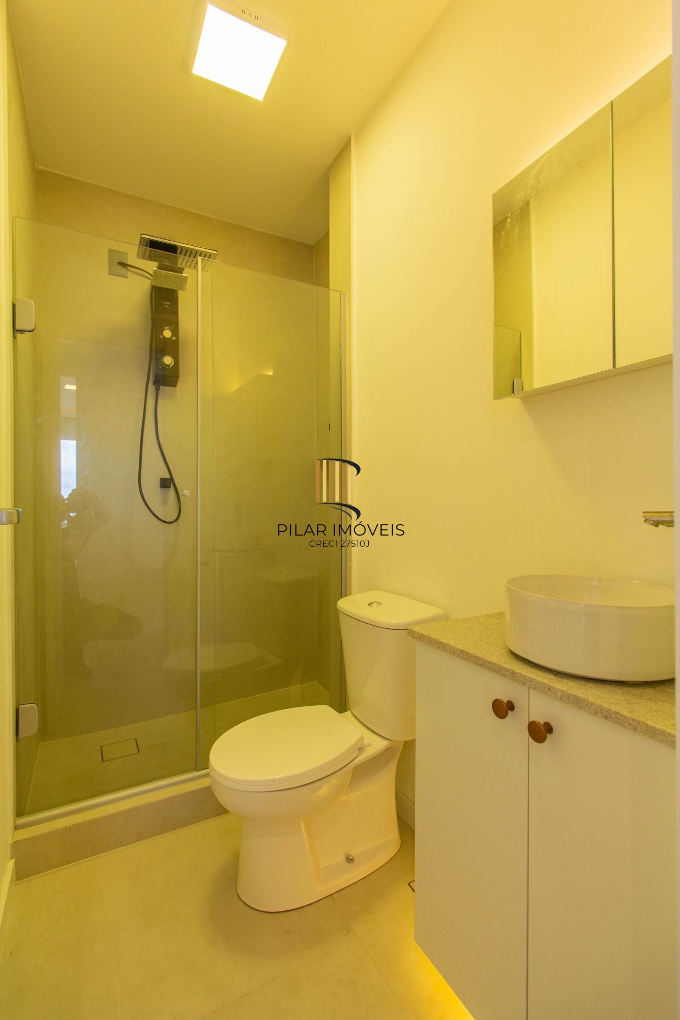 🌅  2 dormitórios junto ao Hospital Santa Casa, Reformado com Vista Única para o Guaíba