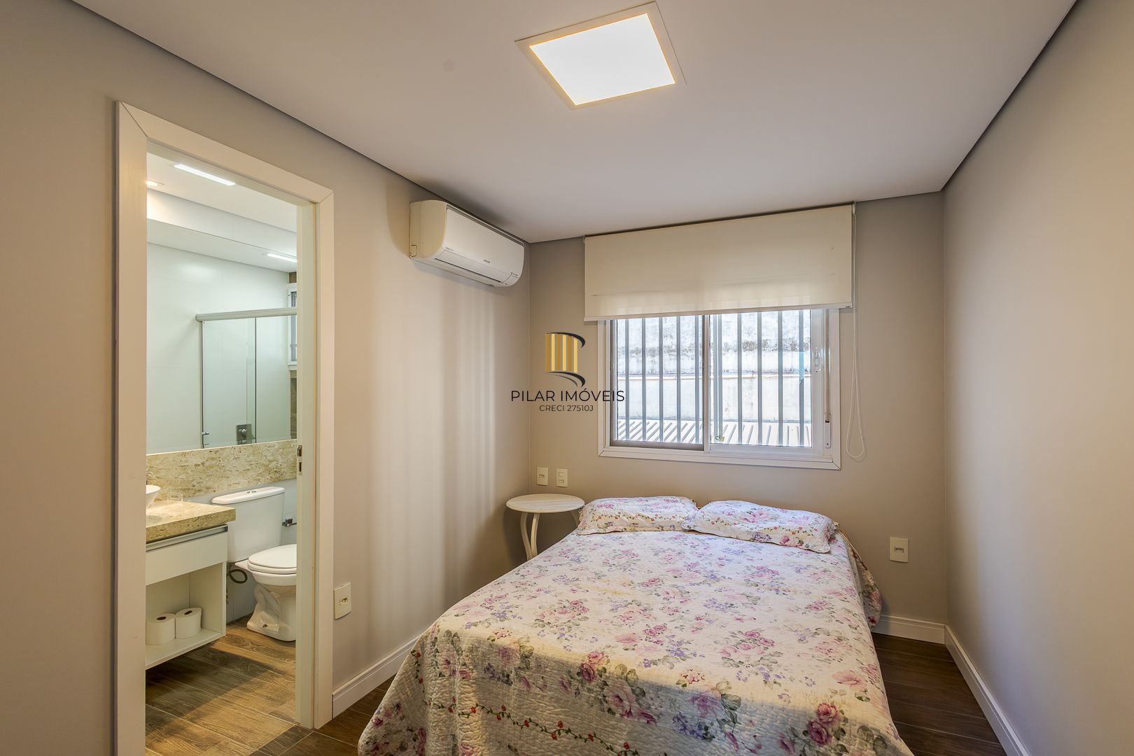 No Bairro Petrópolis 4 dormitórios, 2 suites, lareira e churrasqueira com 3 vagas