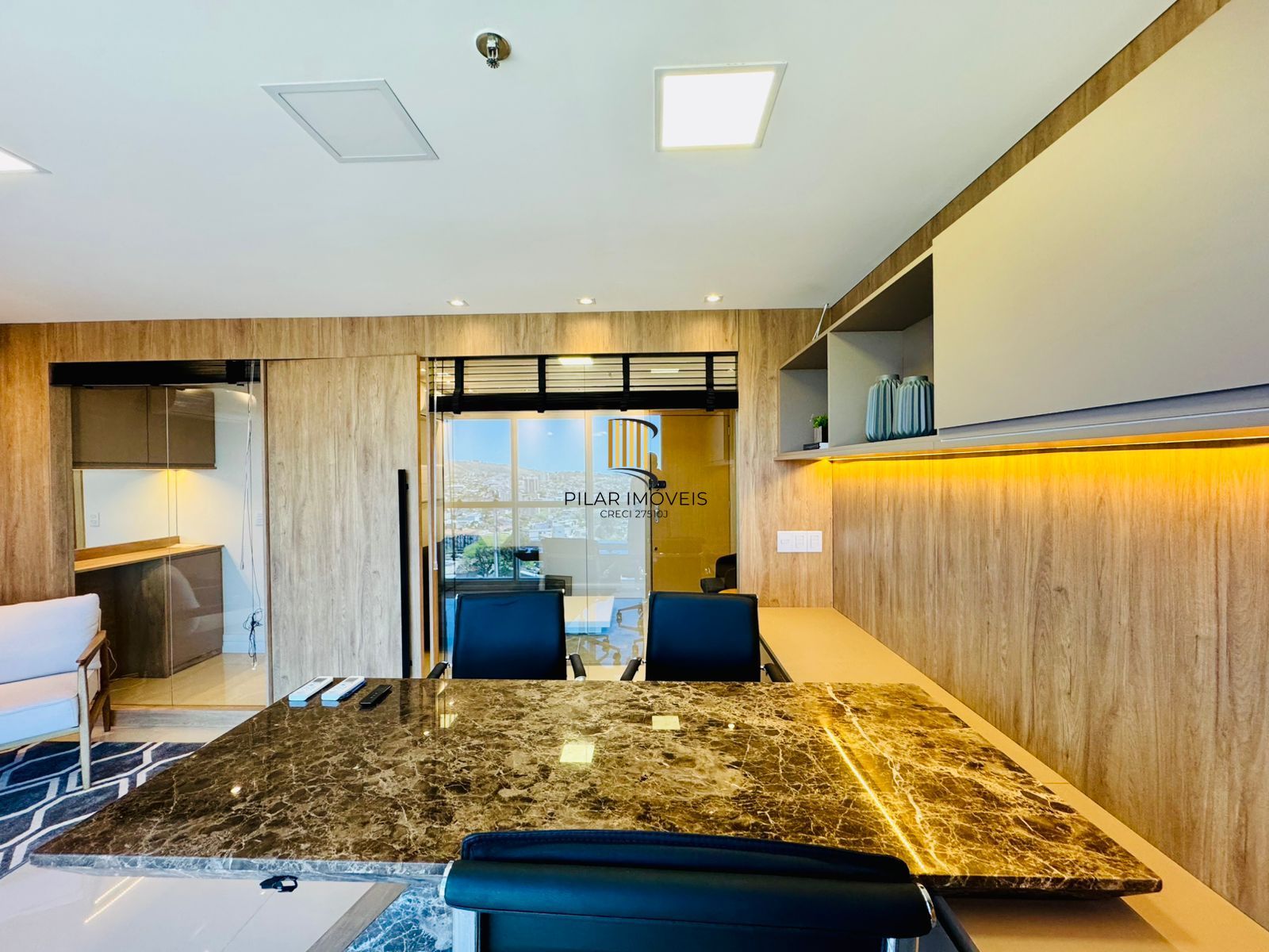 Conjunto/Sala MOBILIADA para Venda - 35m², 0 dormitórios, 1 vaga - Petrópolis