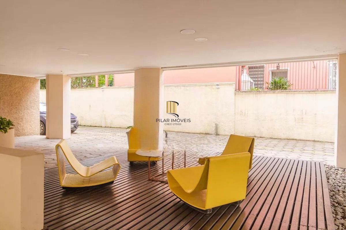 Apartamento de 1 Dormitório Semimobiliado