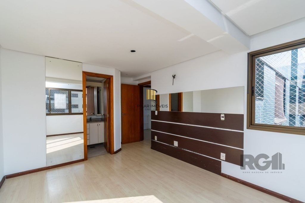Duplex 3 dormitórios no bairro Mont Serrat