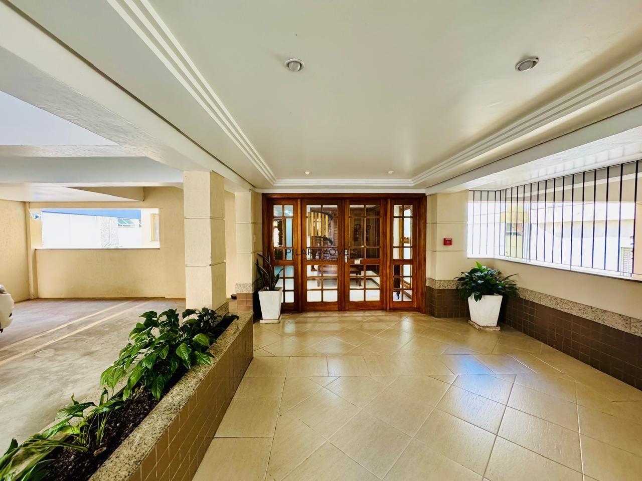 Cobertura no Coração do Petrópolis – 140m² de Conforto e Charme