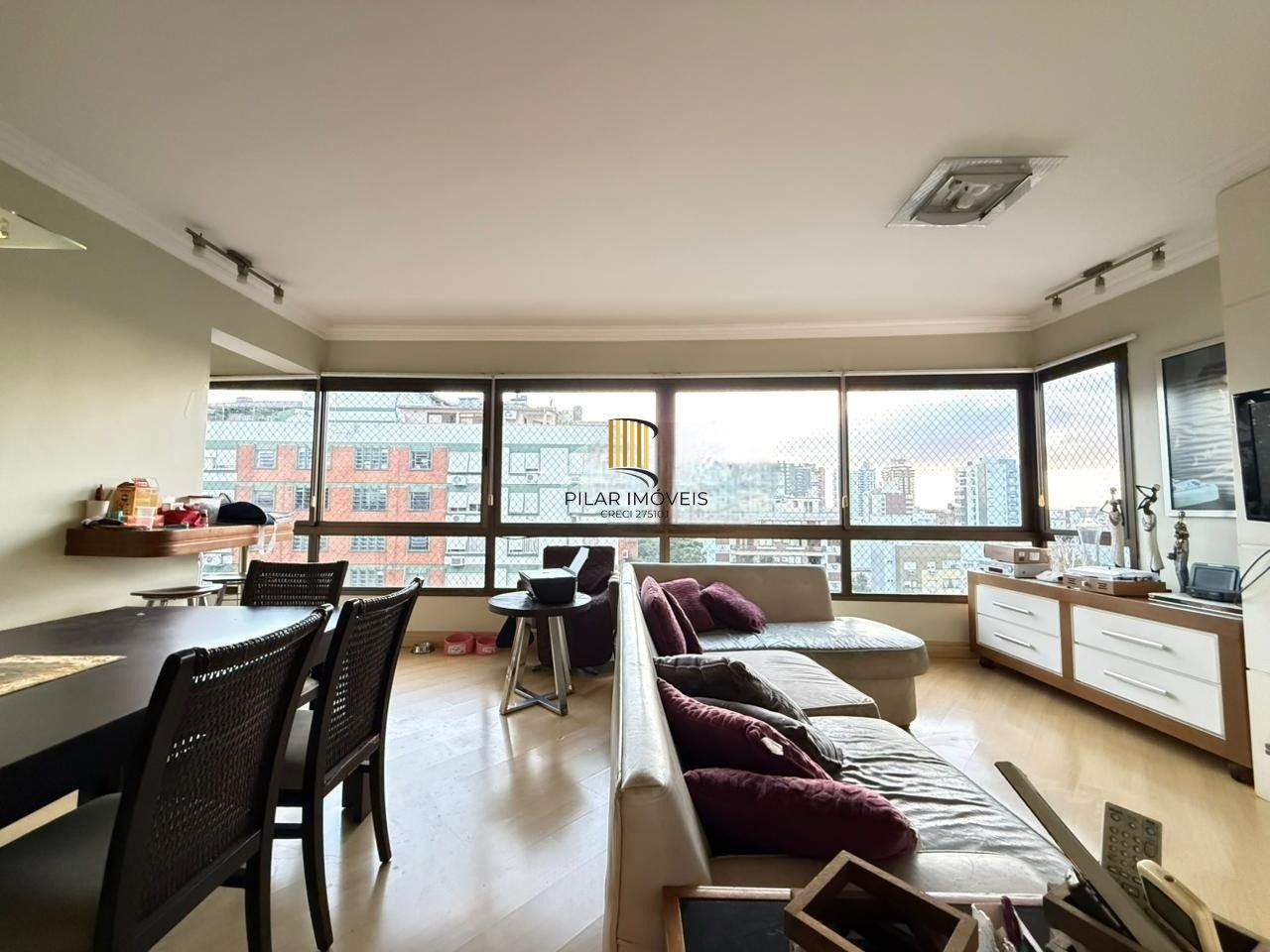Apartamento Impecável com Vista Panorâmica, 2 Suítes e Living Ampliado