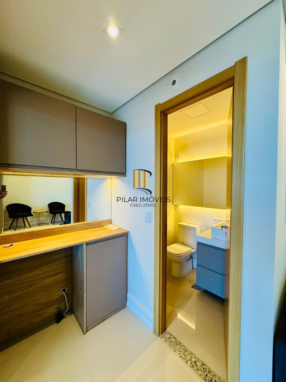 Conjunto/Sala MOBILIADA para Venda - 35m², 0 dormitórios, 1 vaga - Petrópolis