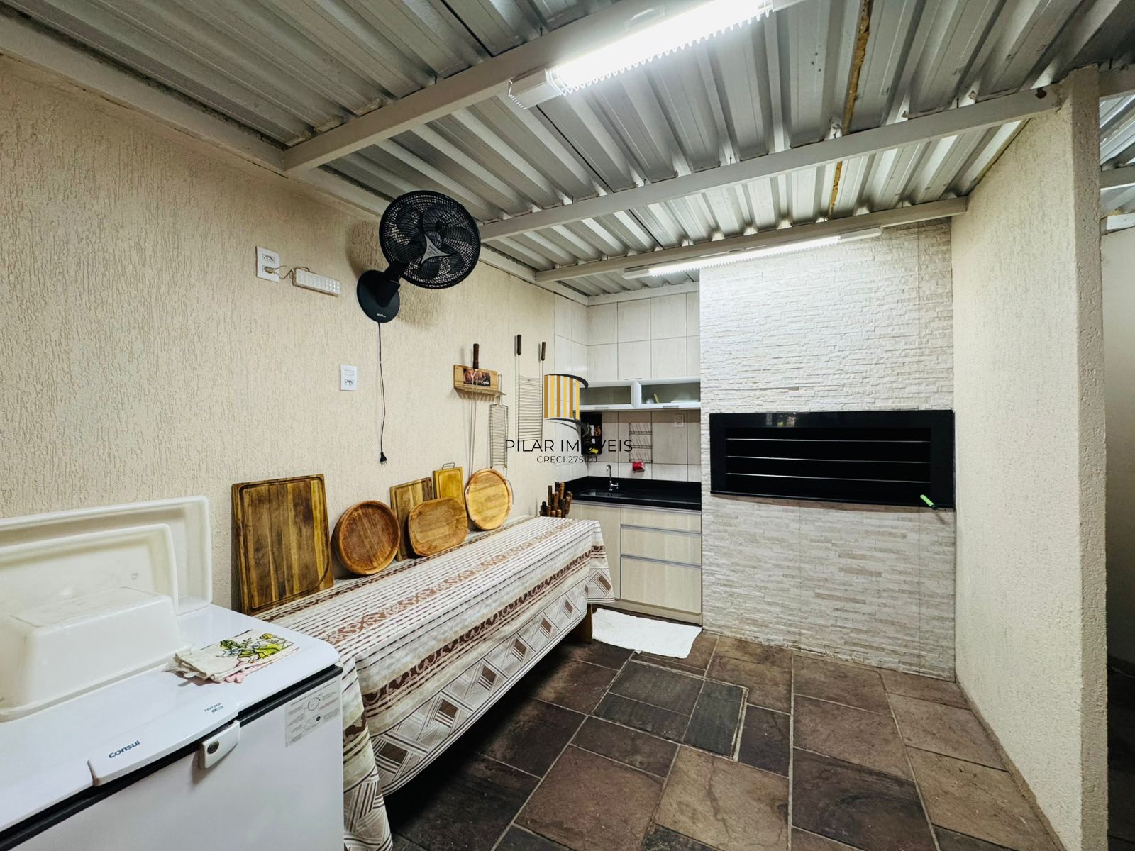 Apartamento com 2 quartos, 47m², reformado, bairro Petrópolis