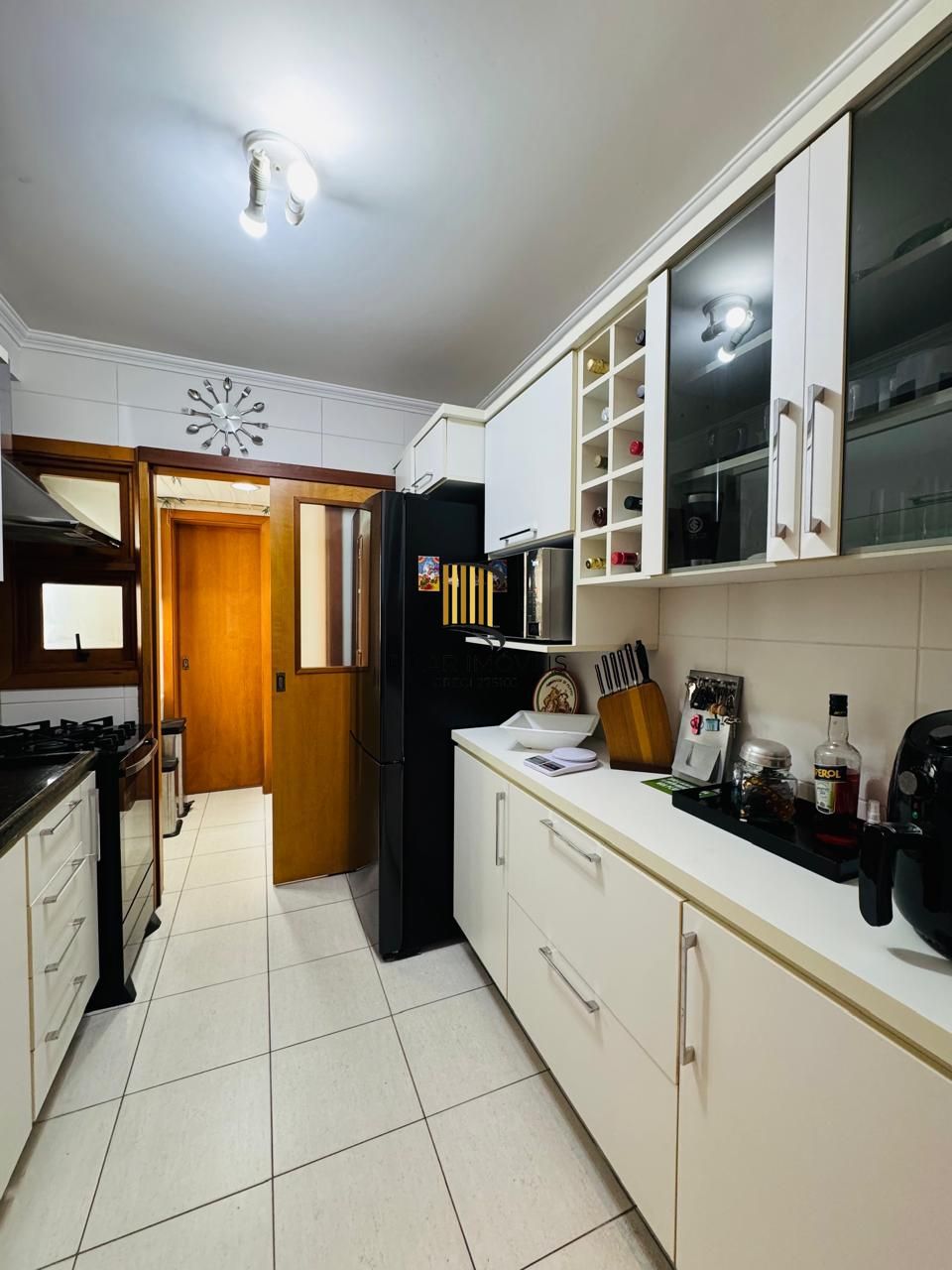 Apartamento 3 dormitórios, 3 banheiros e 2 vagas no Petrópolis