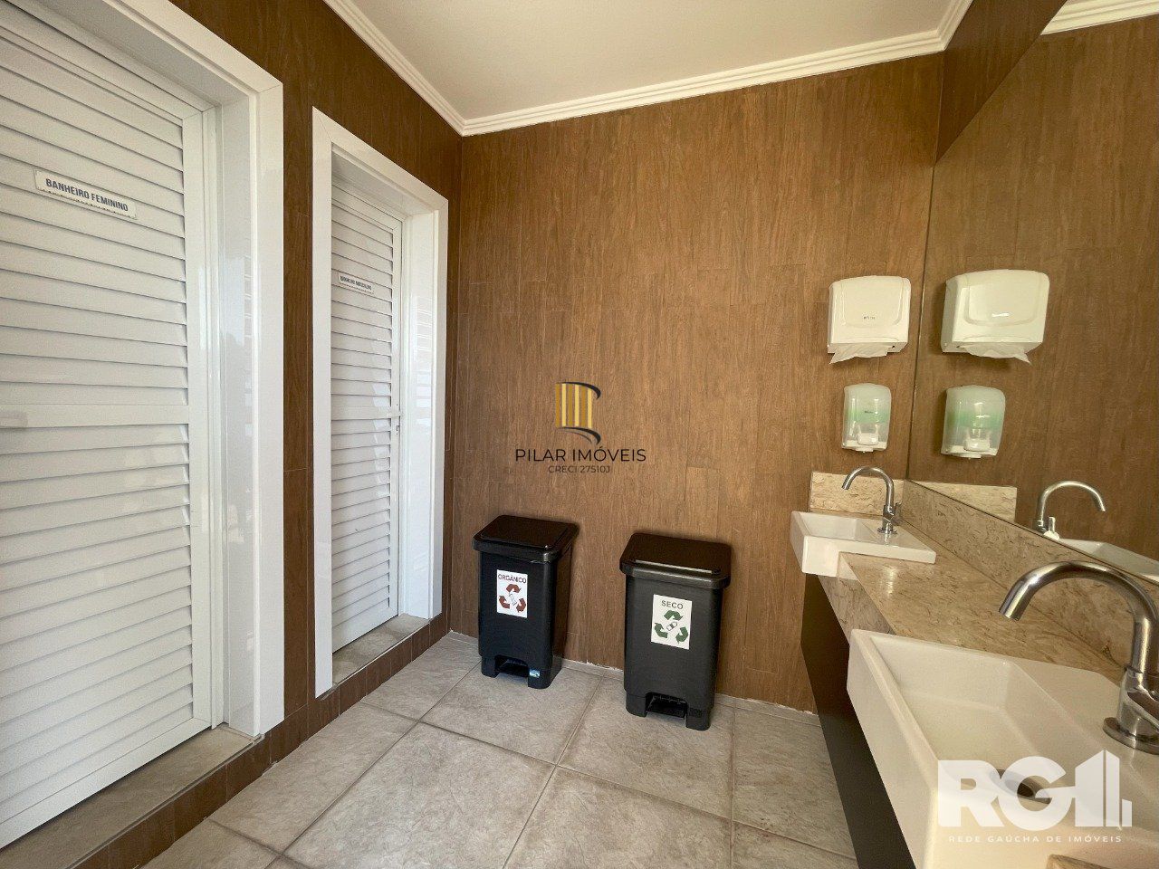 Apartamento com 90m², 2 dorm,  com vaga para 02  carros no Petrópolis.