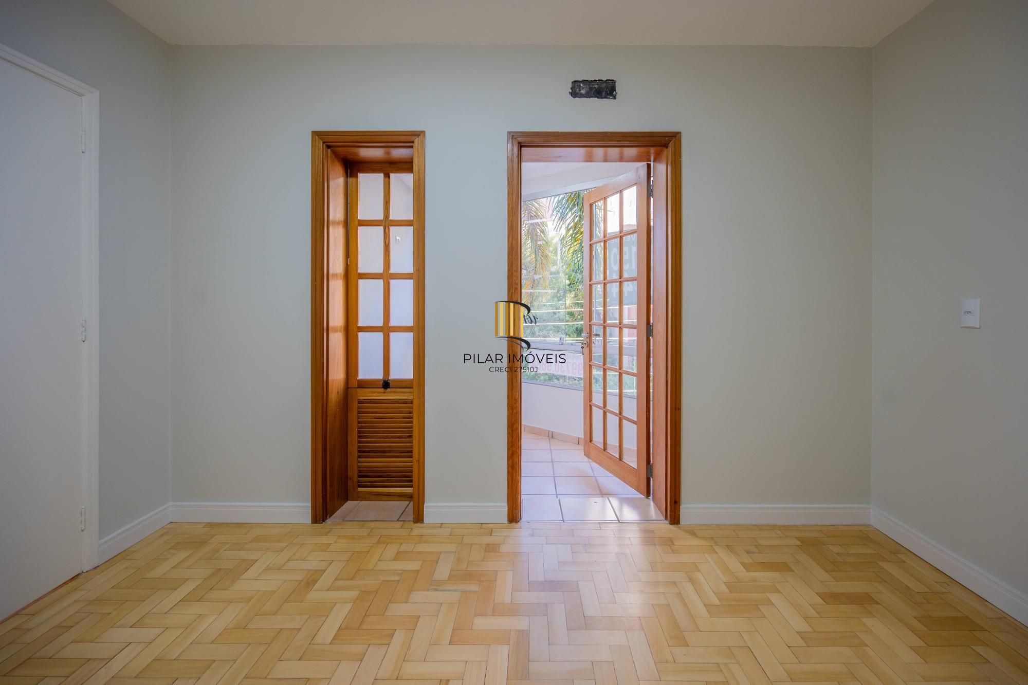 Apartamento com 3 suítes com vista e totalmente reforamdo no Moinhos de Vento