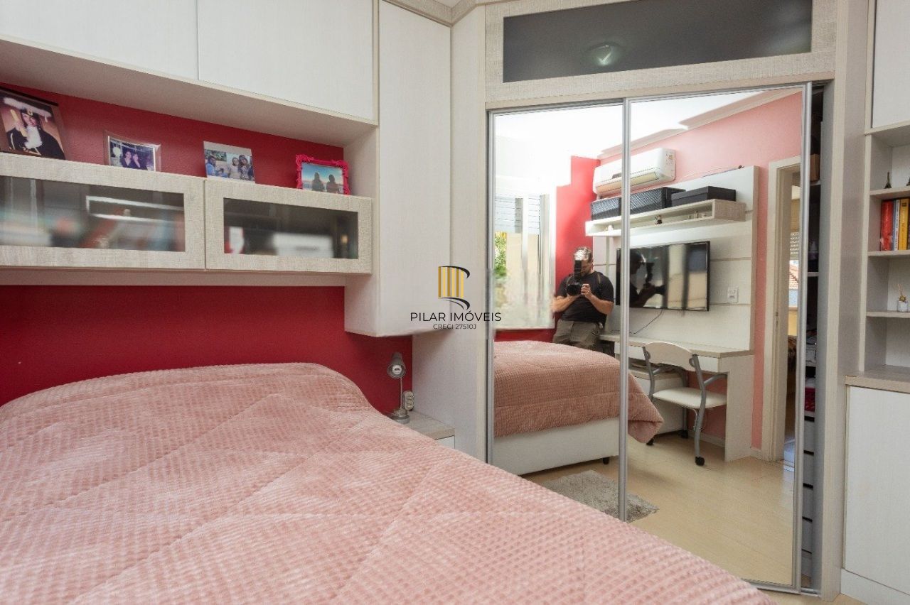 Amplo Apartamento de 3 Dormitórios com Churrasqueira no Bairro Floresta