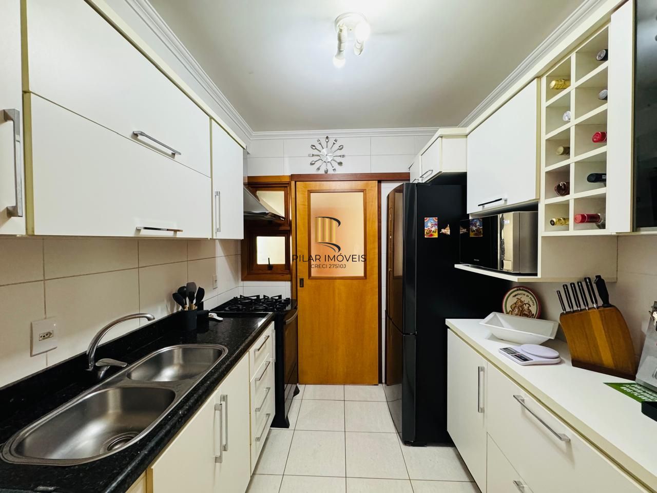 Apartamento 3 dormitórios, 3 banheiros e 2 vagas no Petrópolis