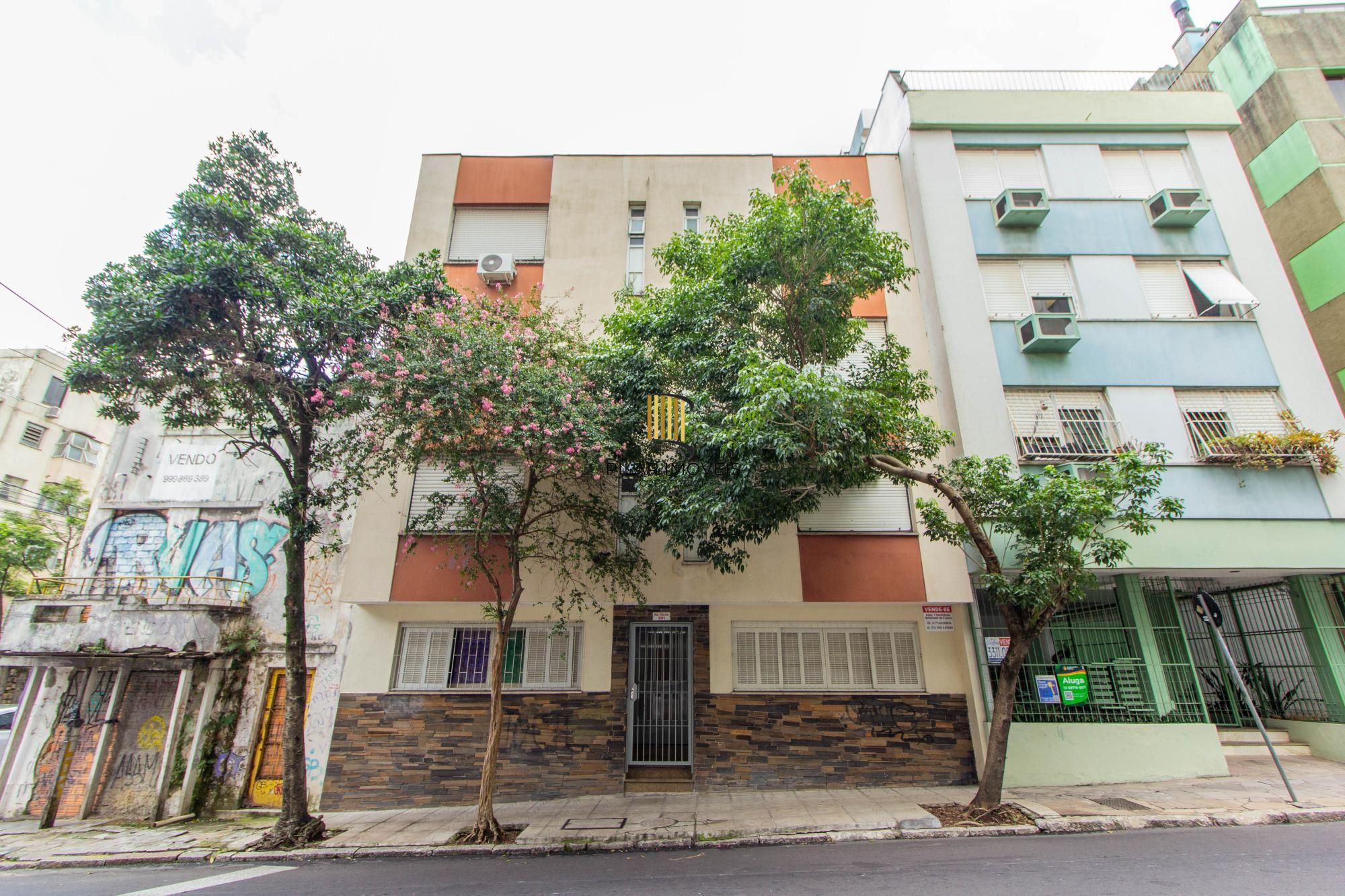 Apartamento Reformado e Semi Mobiliado no Bom Fim