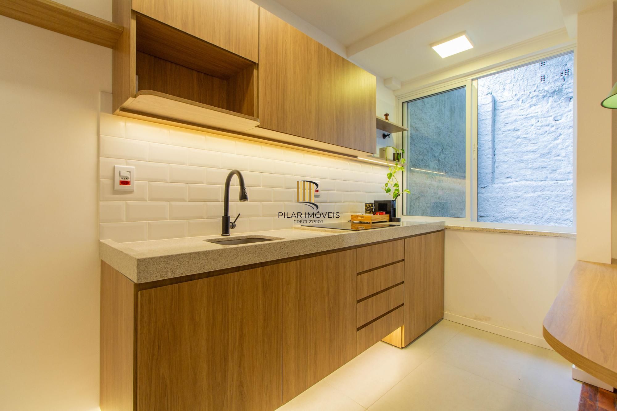 Apartamento Reformado e Semi Mobiliado no Bom Fim