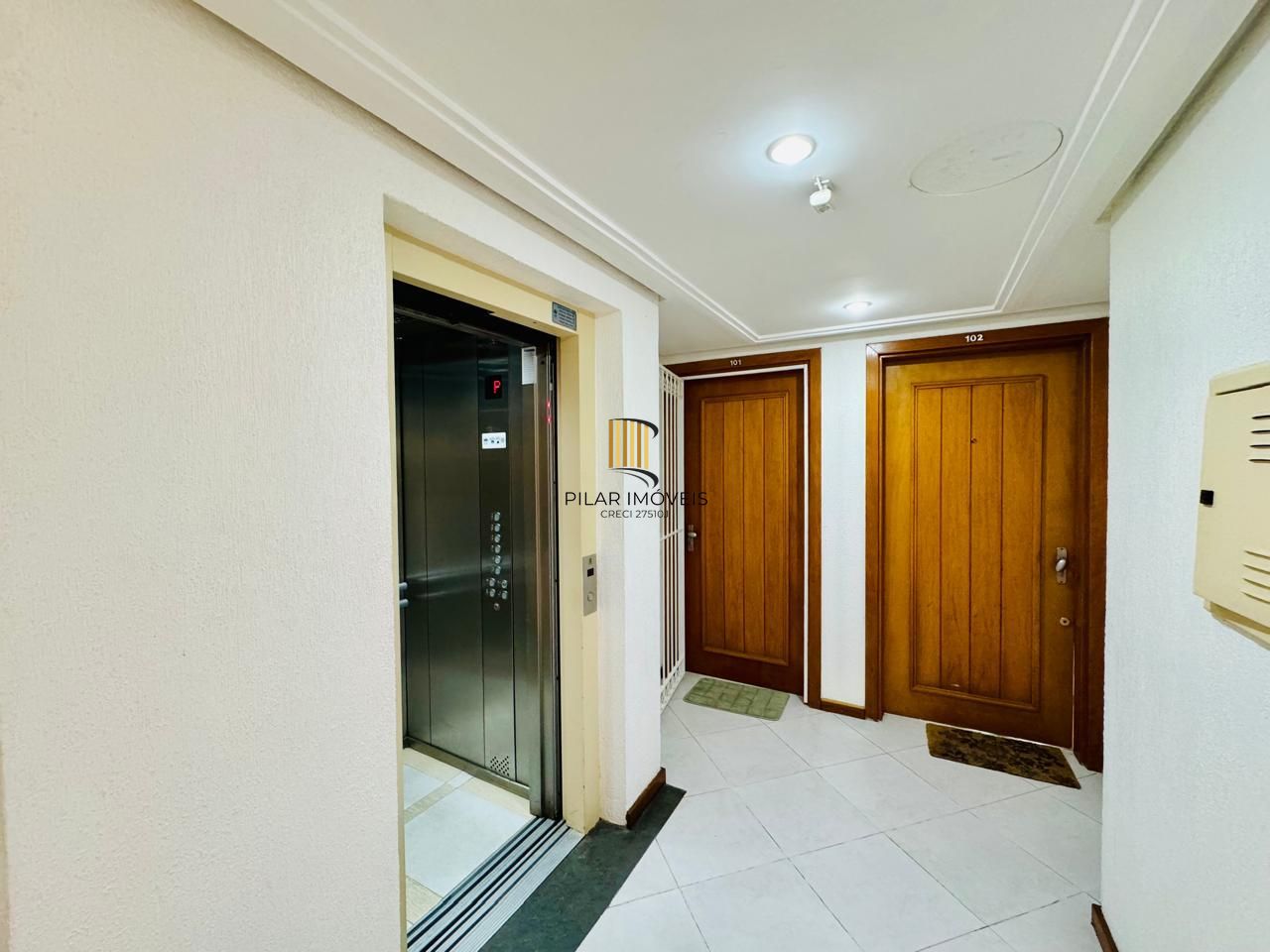 Cobertura no Coração do Petrópolis – 140m² de Conforto e Charme