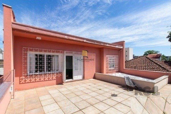 Casa 4 dormitórios no bairro Santana