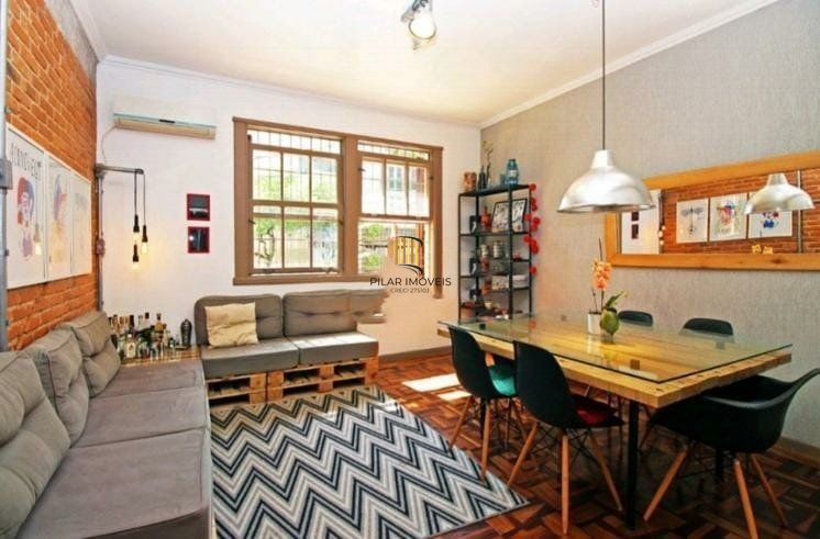 Apartamento Reformado com 3 Dormitórios e 3 Vagas no Petrópolis