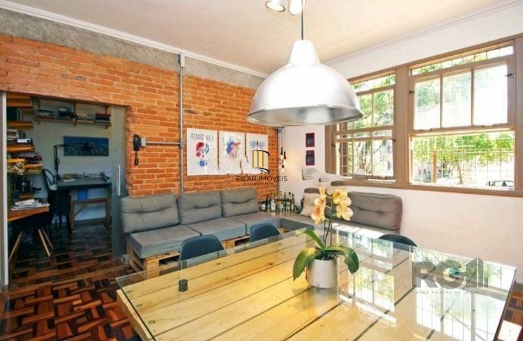 Apartamento Reformado com 3 Dormitórios e 3 Vagas no Petrópolis