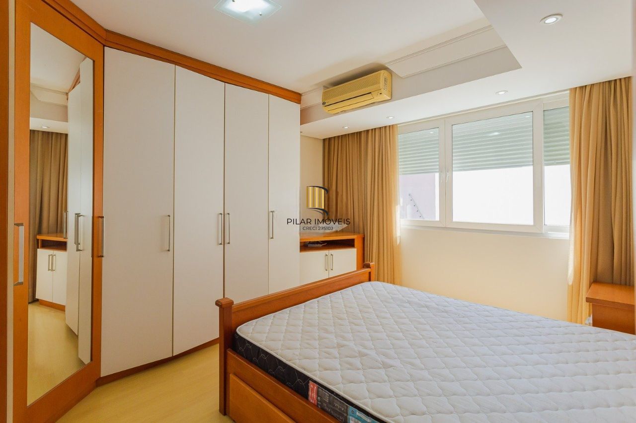 Cobertura charmosa com terraço e 2 vagas no Petrópolis