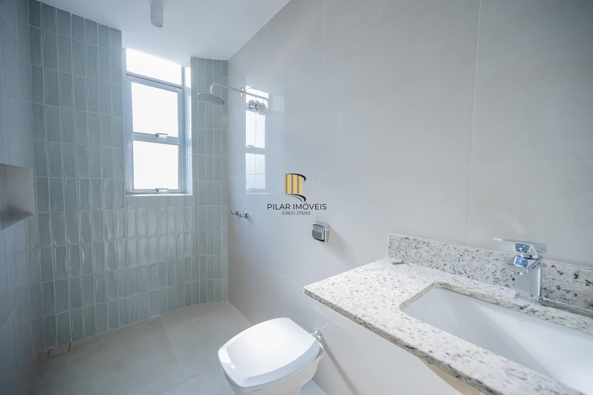 Apartamento com 3 suítes com vista e totalmente reforamdo no Moinhos de Vento