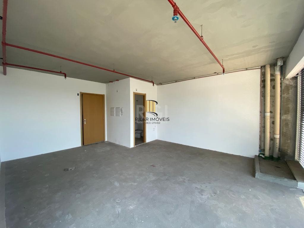 Conjunto/Sala para Venda - 35m², 0 dormitórios, 1 vaga - Petrópolis