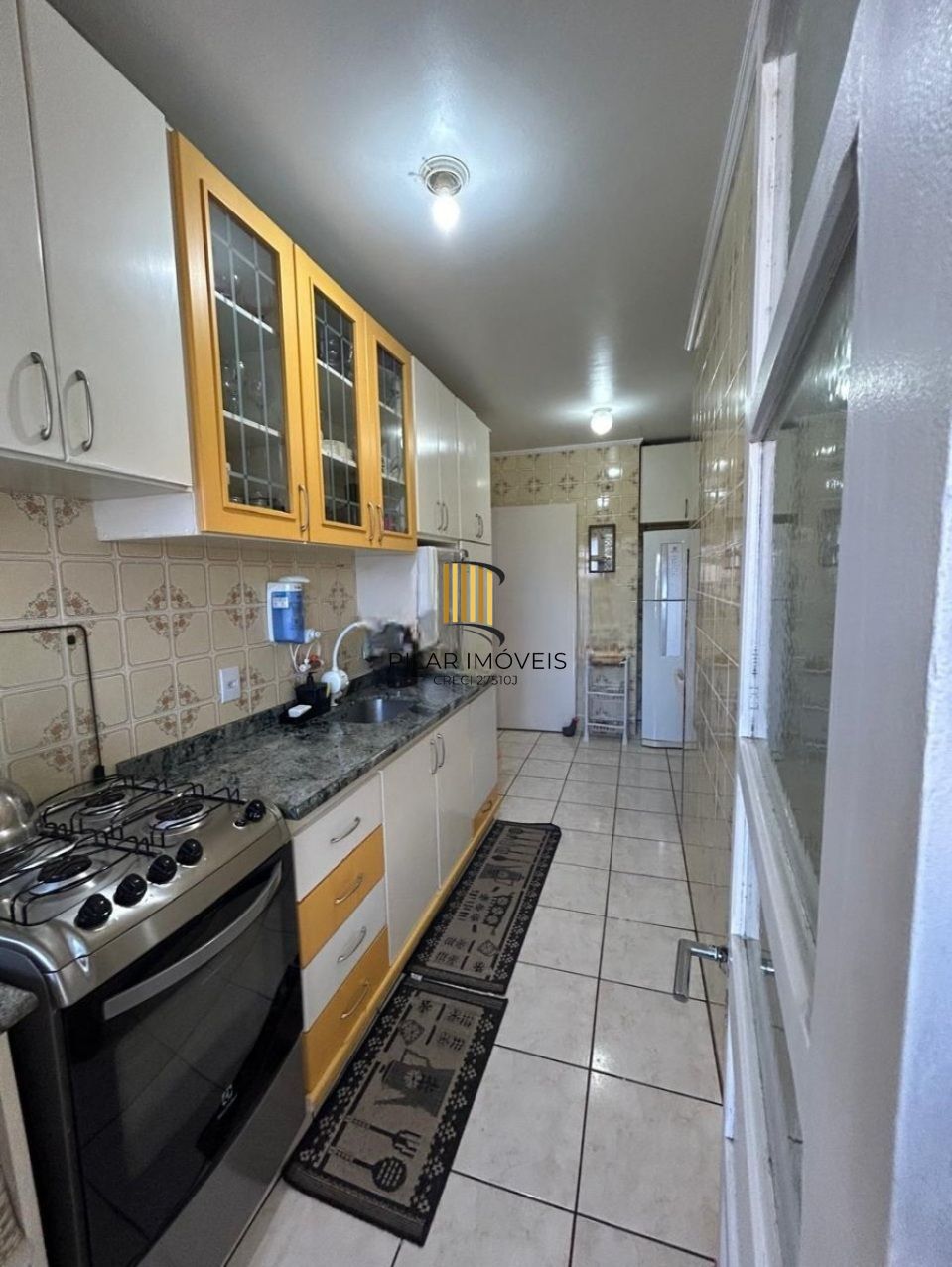 Amplo Apartamento de 3 Dormitórios com Churrasqueira no Bairro Floresta