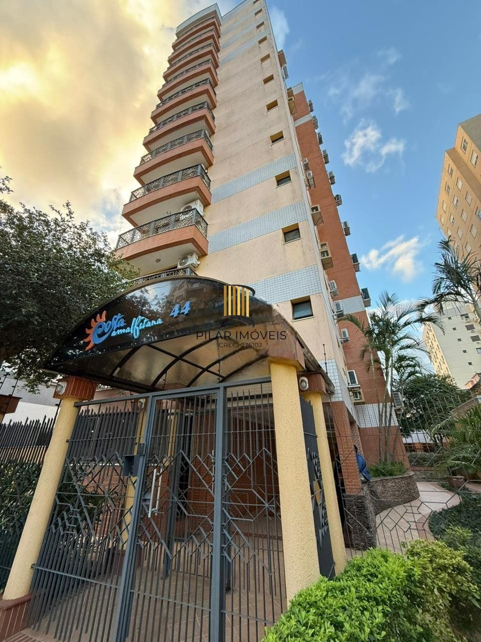Apartamento Impecável com Vista Panorâmica, 2 Suítes e Living Ampliado