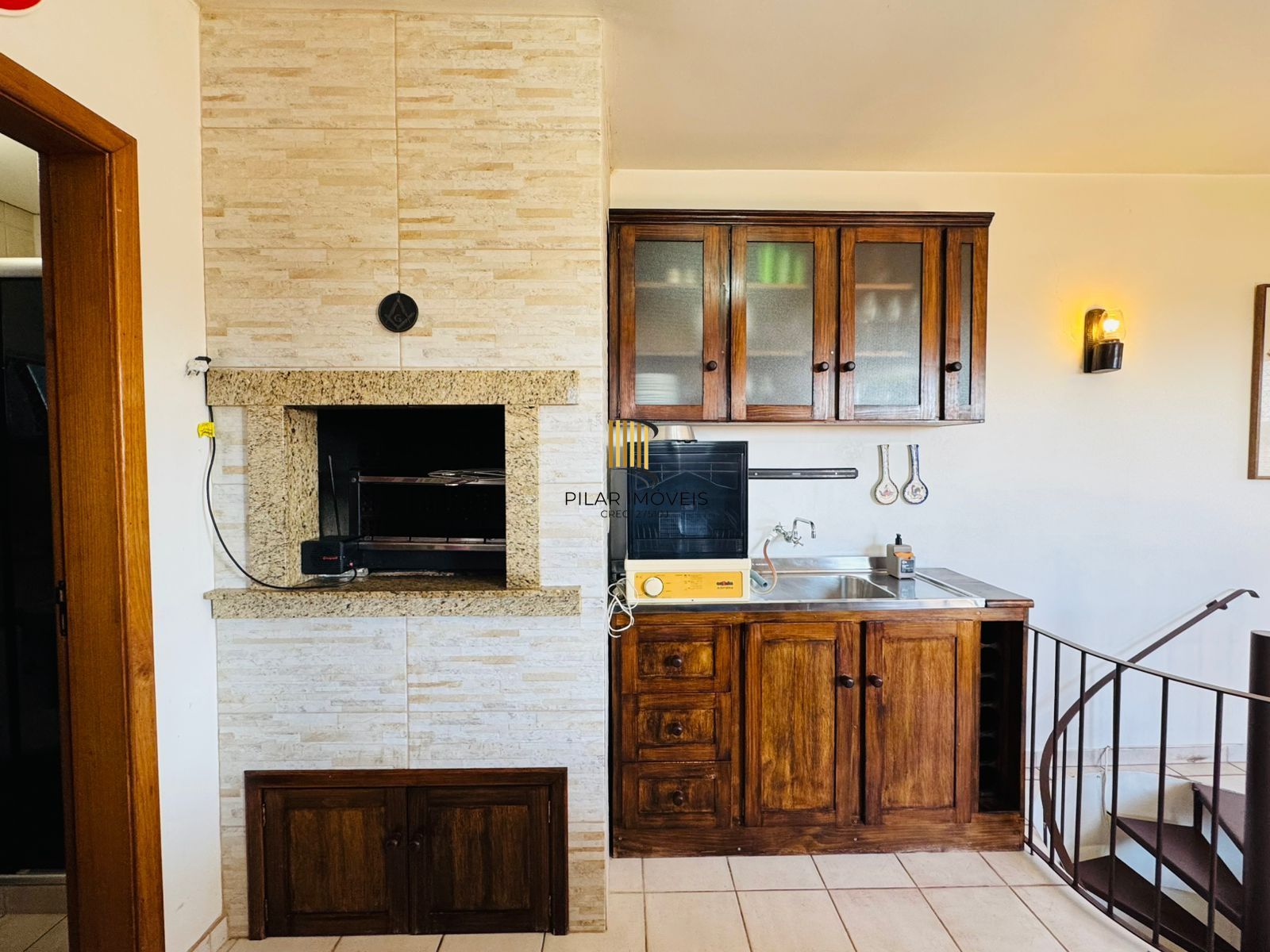 Cobertura com Terraço, Vista Livre e Porteira Fechada na Av. Protásio Alves