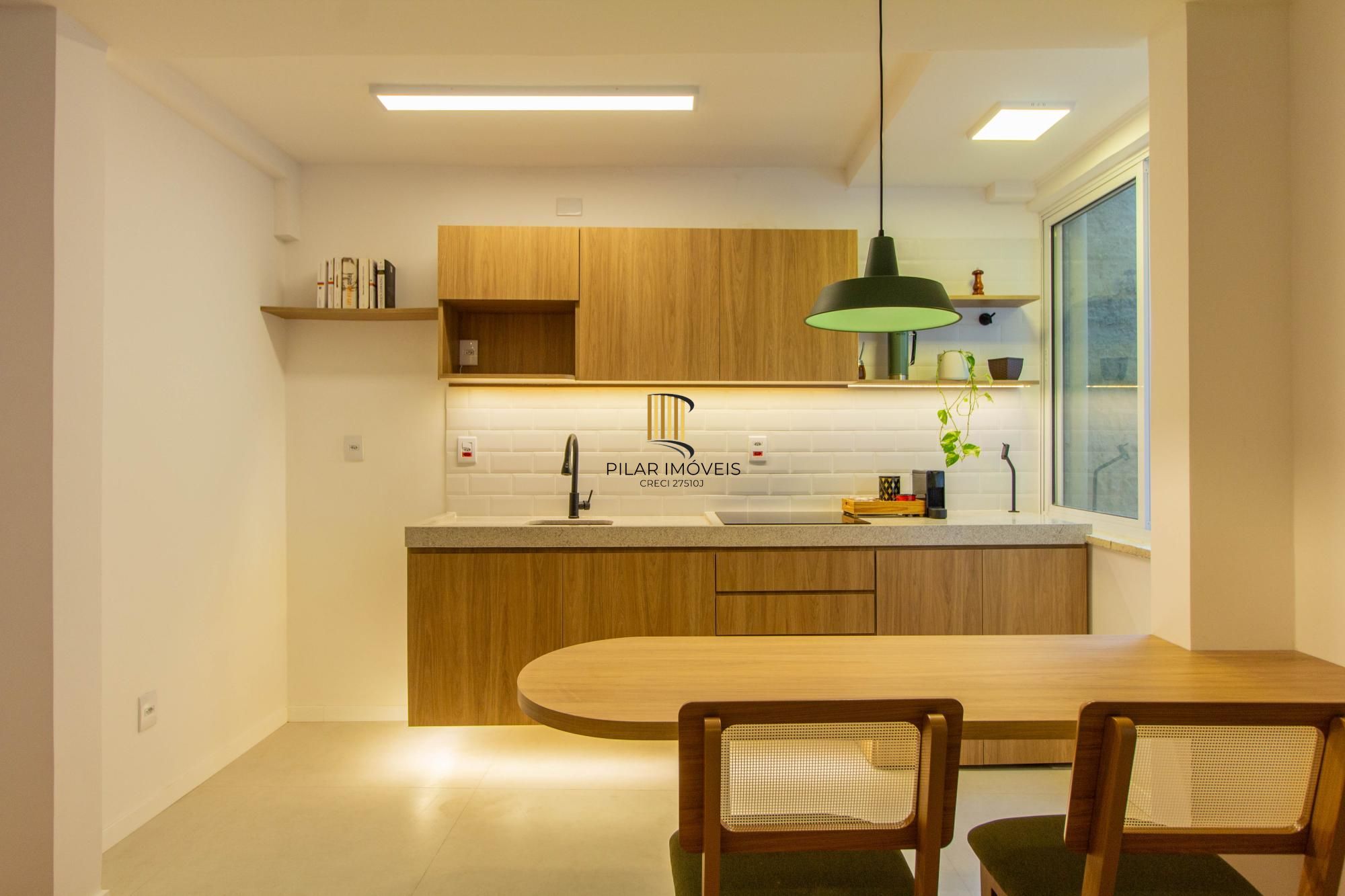 Apartamento Reformado e Semi Mobiliado no Bom Fim