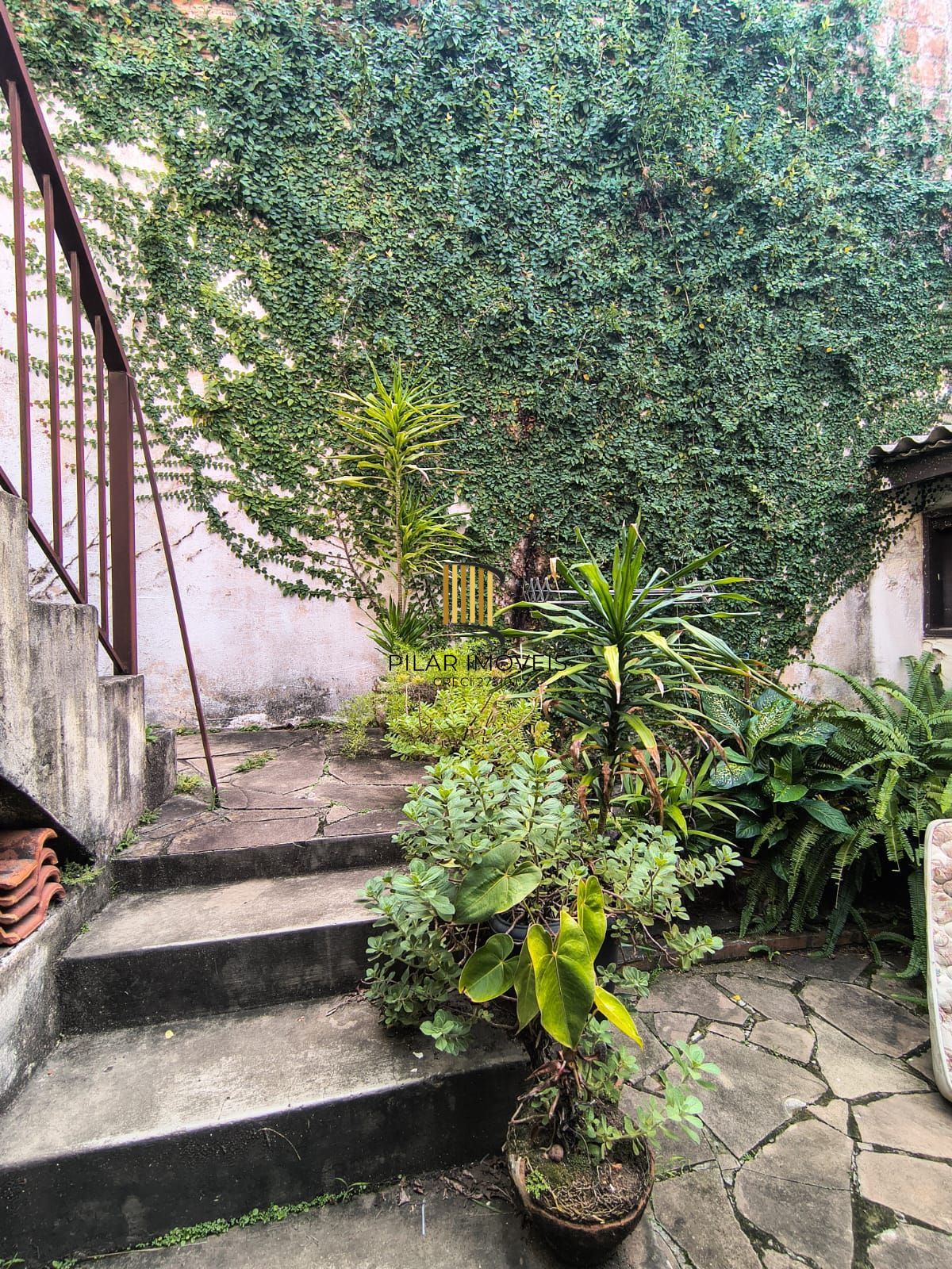 Sobrado 5 dorm em condominio com infra completa.