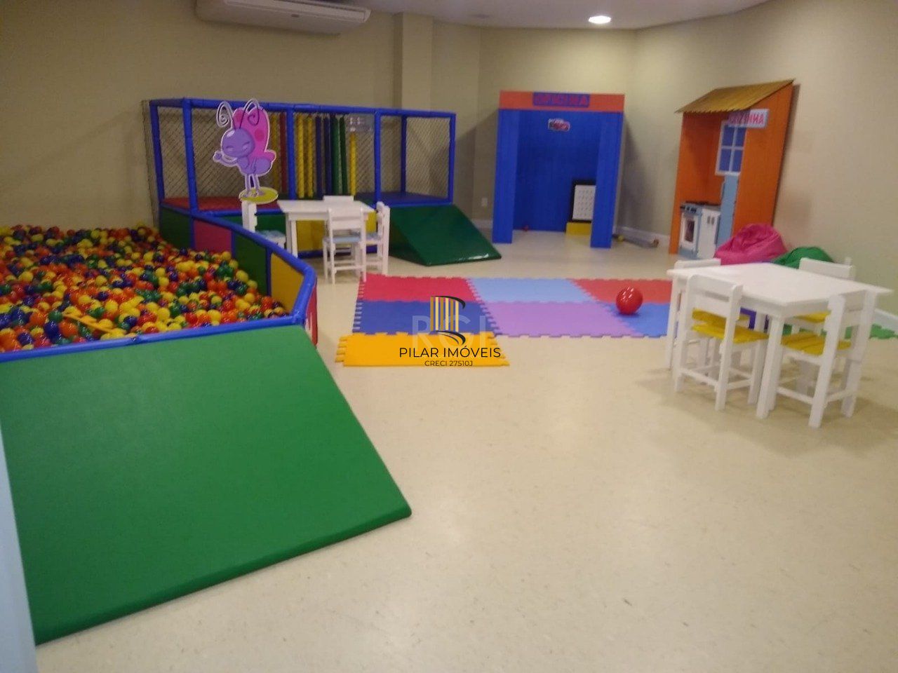 Apartamento para Venda - 45m², 2 dormitórios, 1 vaga - Centro