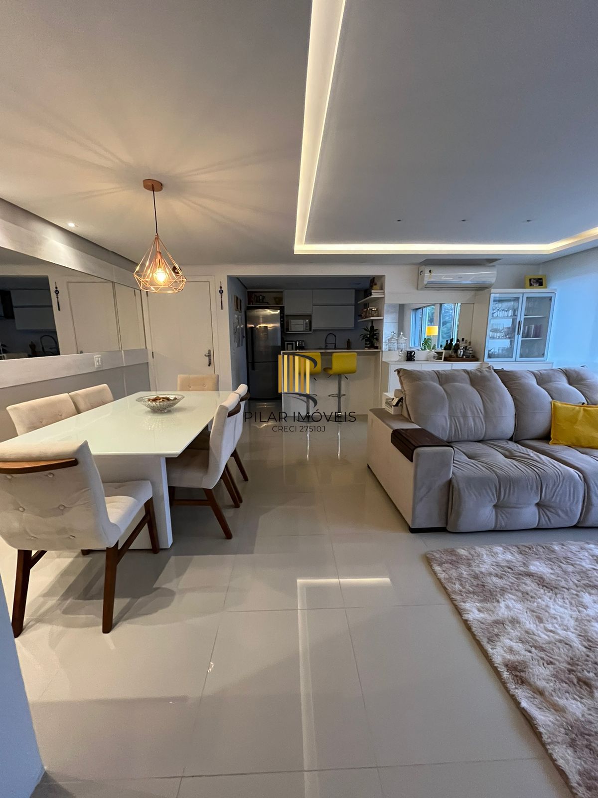 Apartamento com 90m², 2 dorm,  com vaga para 02  carros no Petrópolis.