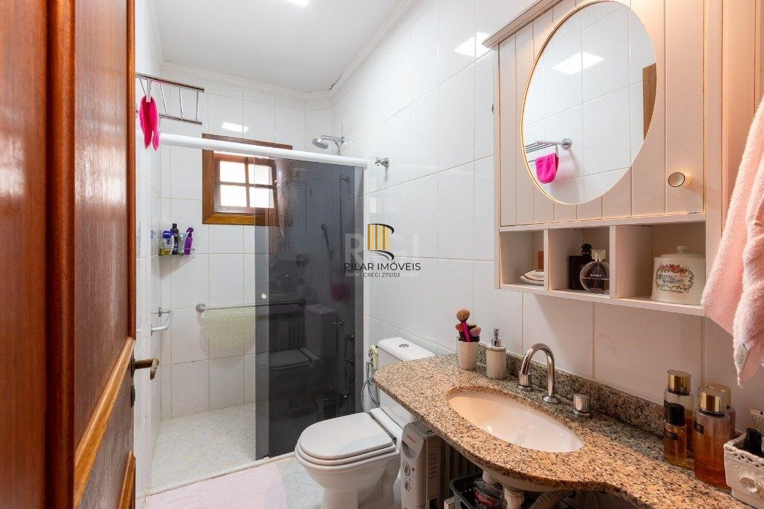 Casa a venda em condominio no bairro Jardim Isabel