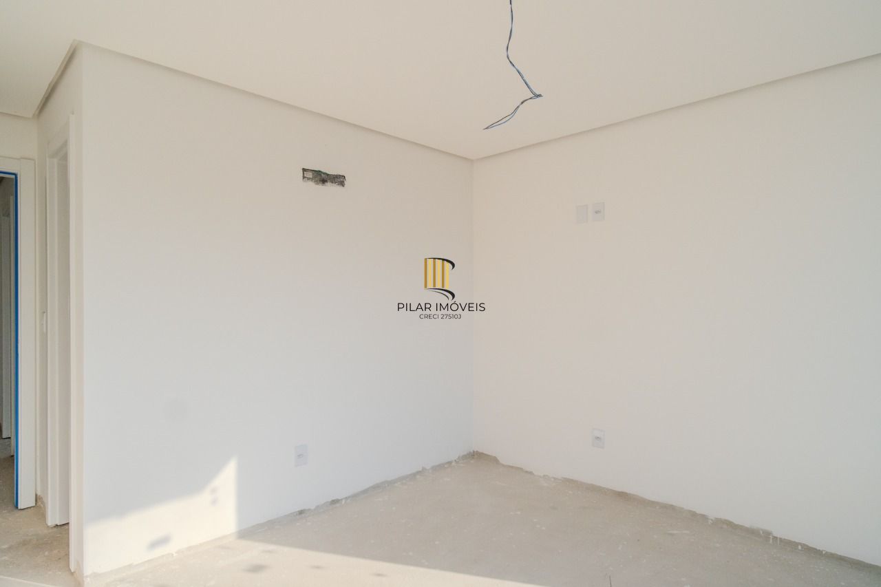 Apartamento Garden / 3 Dormitórios / Suíte / Amplo Pátio / Bairro Tristeza