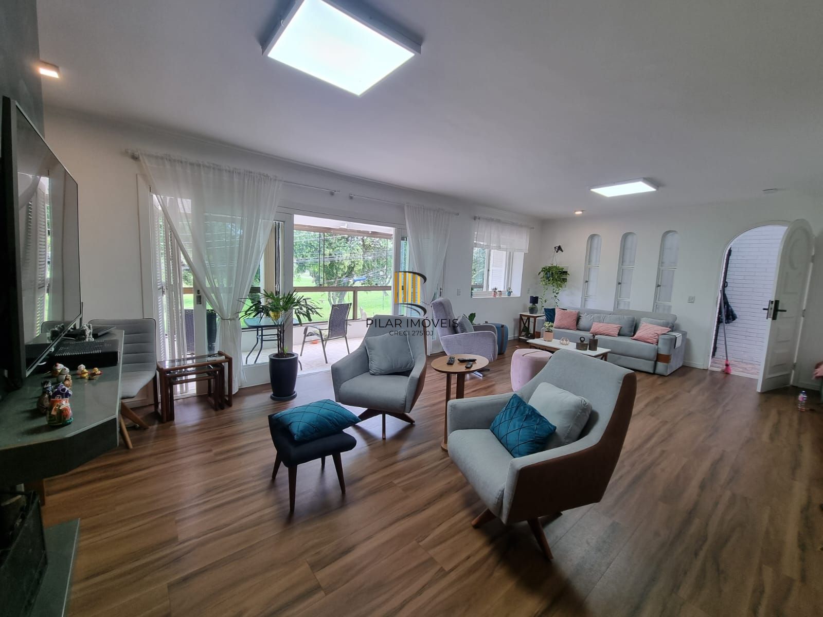 Casa terrea e reformada no bairro Nonoai