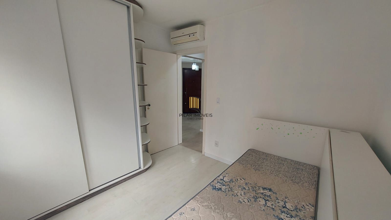 2 QUARTOS, SACADA COM CHURRASQUEIRA - ELEVADOR - CAVALHADA - PORTO ALEGRE - RS