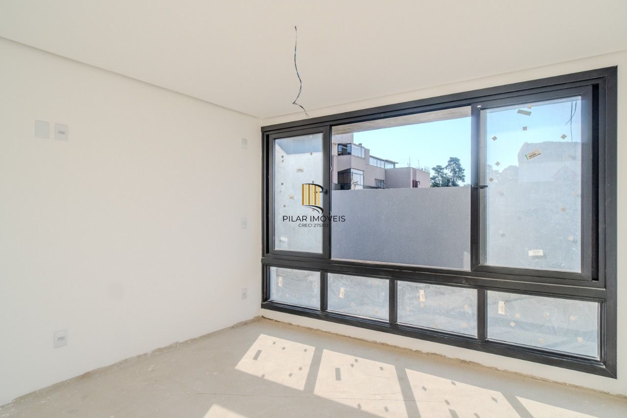 Apartamento Garden / 3 Dormitórios / Suíte / Amplo Pátio / Bairro Tristeza