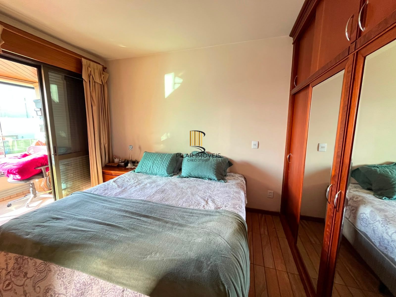 Apartamanto a venda no Menino Deus com 3 quartos e sacada