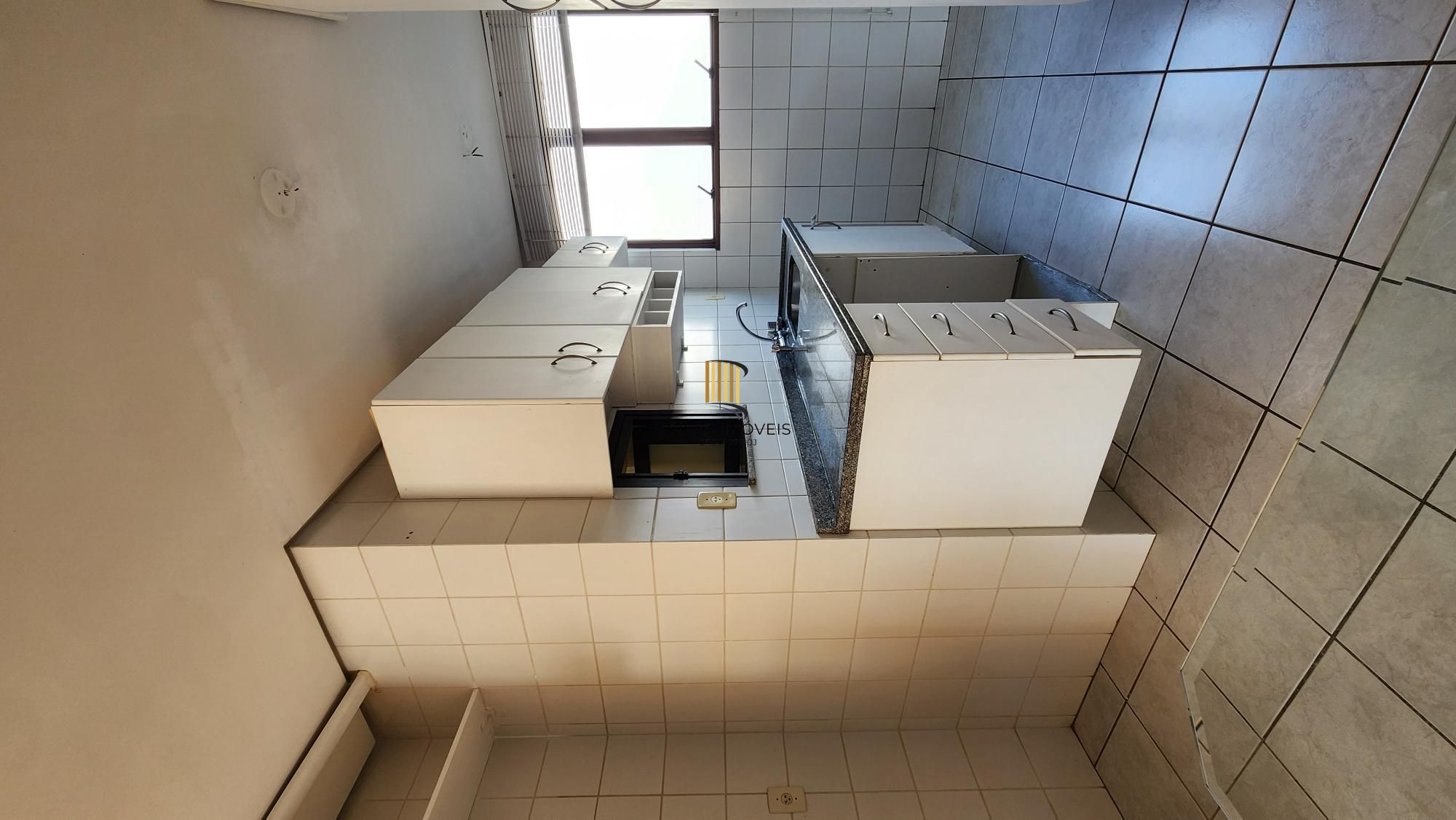 Apartamento de 3 dormitórios na Eça de Queiroz