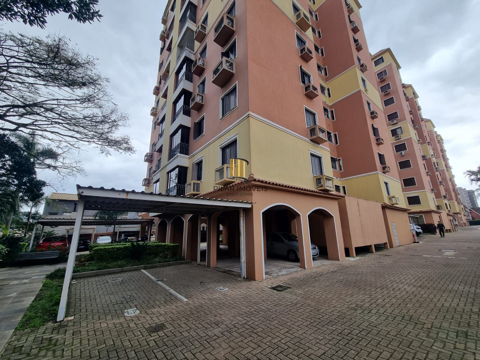 Apartamento 3 Dormitórios C Sacada e Churrasqueira