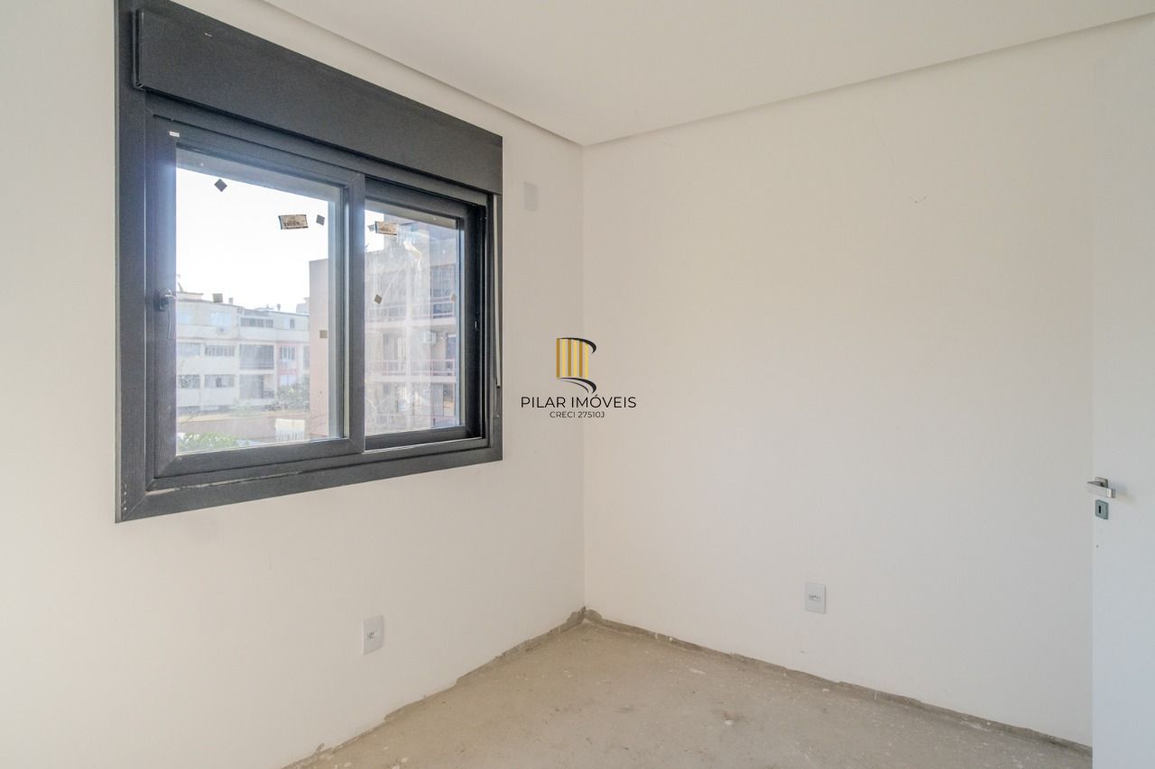 Apartamento Garden / 3 Dormitórios / Suíte / Amplo Pátio / Bairro Tristeza