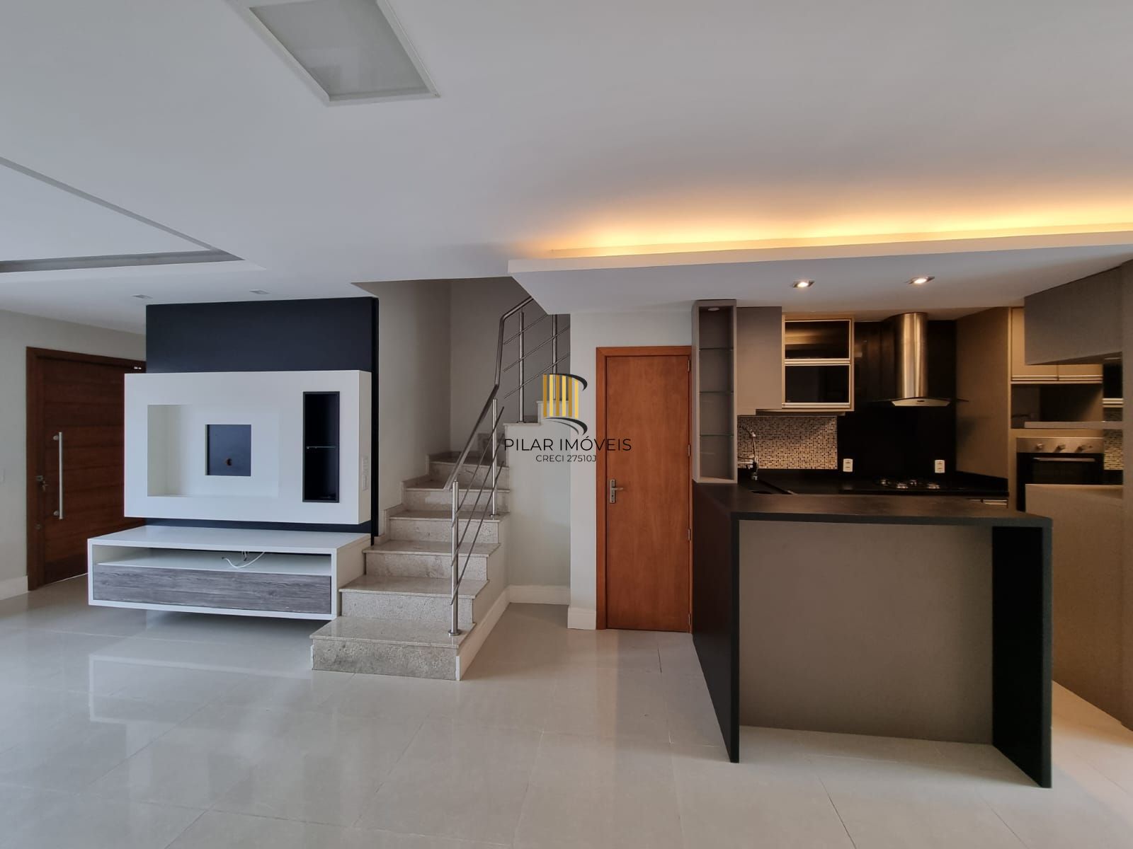 Casa 3 Dormitórios / Pátio com Churrasqueira / Jardins do Prado