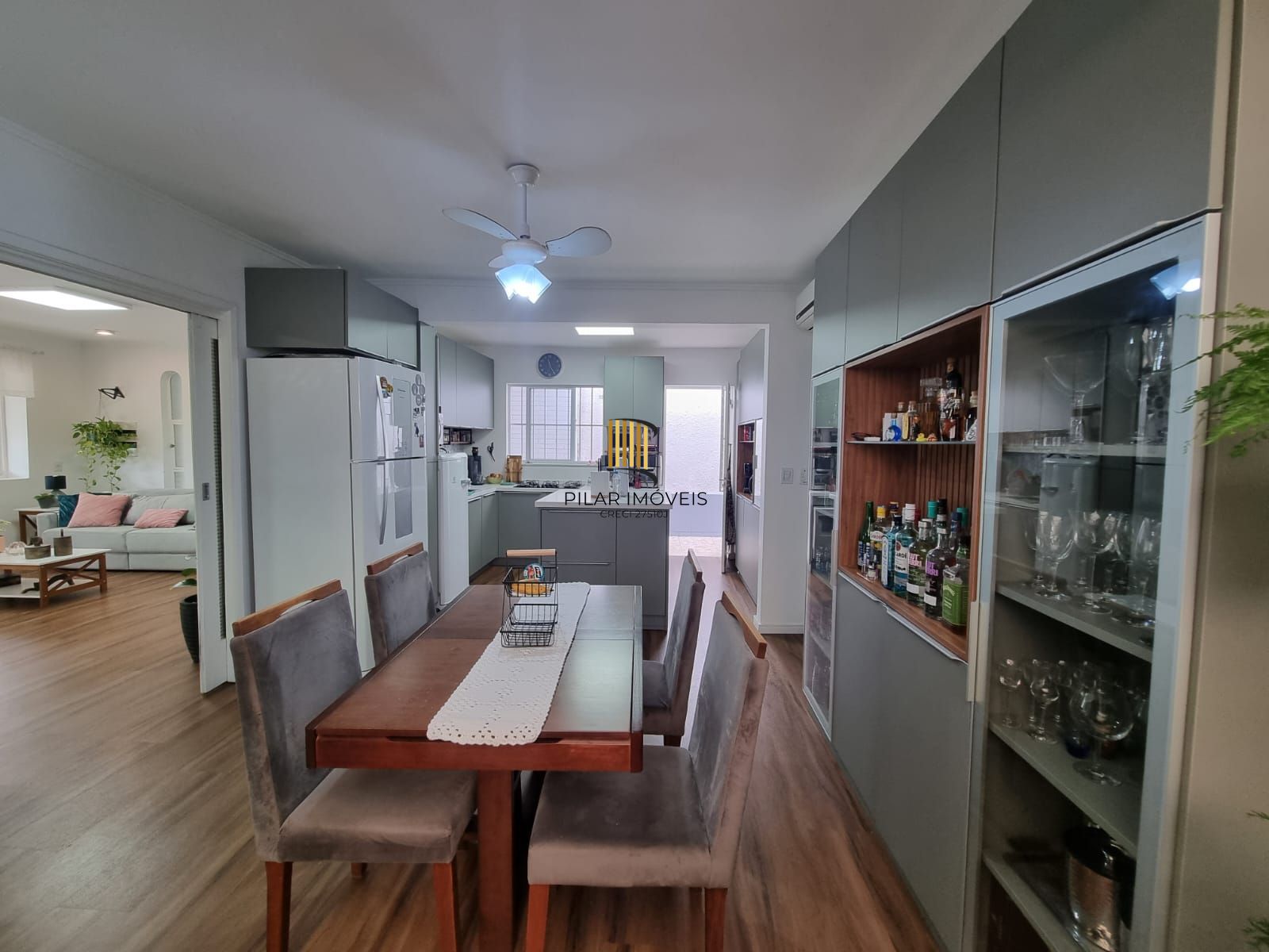 Casa terrea e reformada no bairro Nonoai