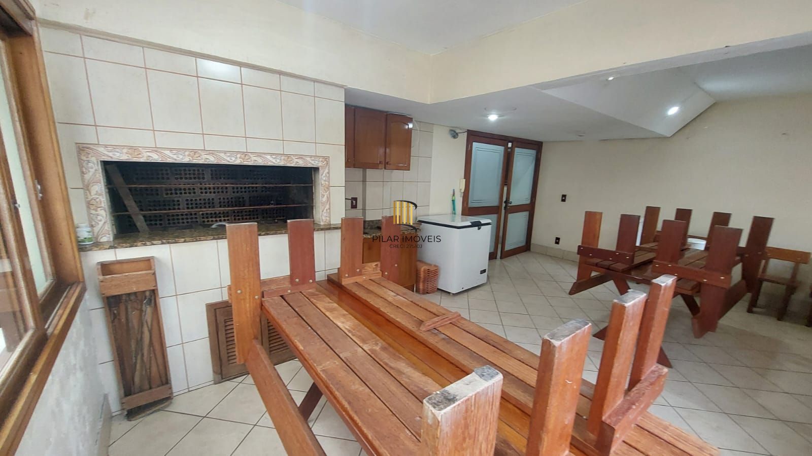 2 QUARTOS, SACADA COM CHURRASQUEIRA - ELEVADOR - CAVALHADA - PORTO ALEGRE - RS