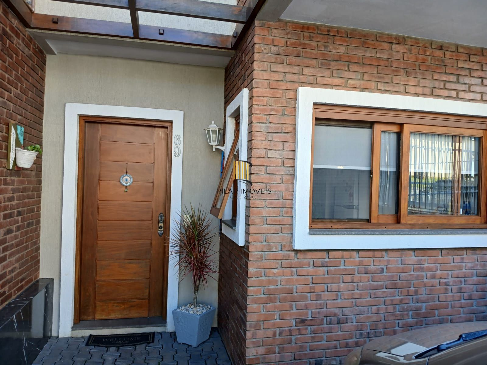 Casa a venda com piscina de 3 dormitórios em porto alegre