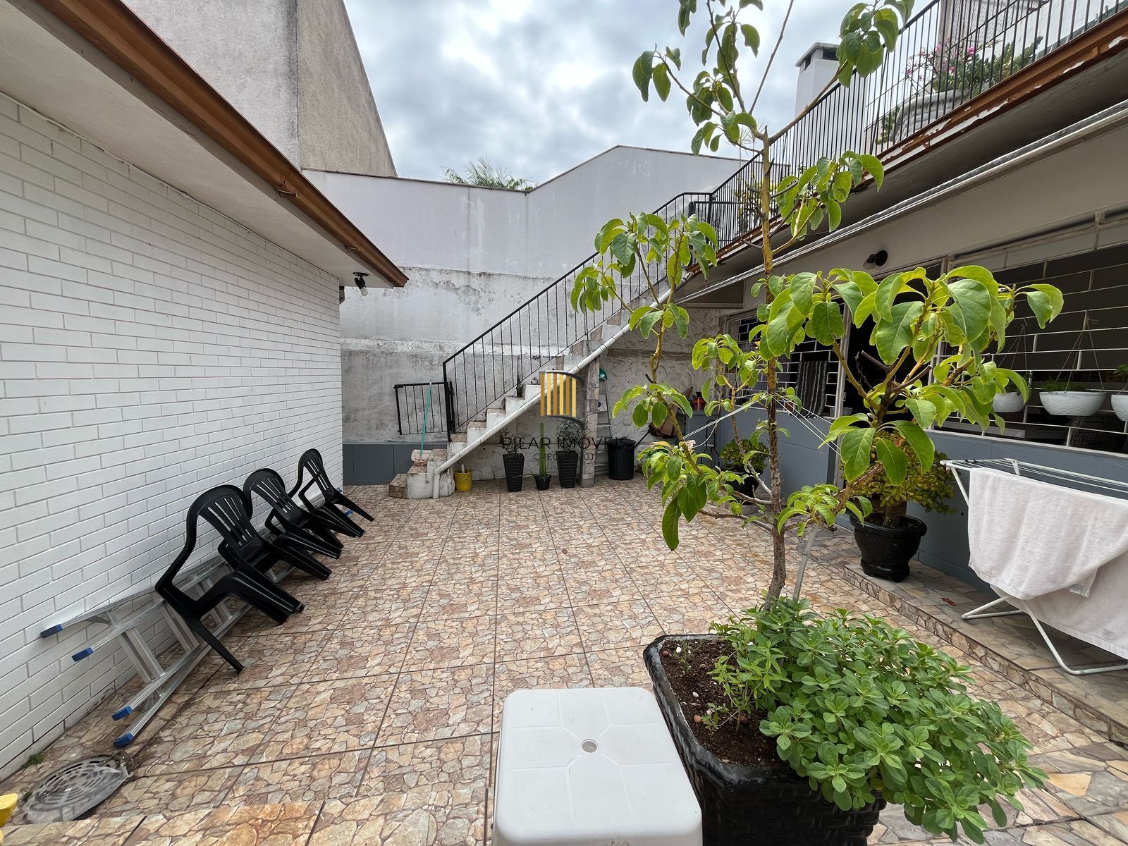 Casa terrea e reformada no bairro Nonoai
