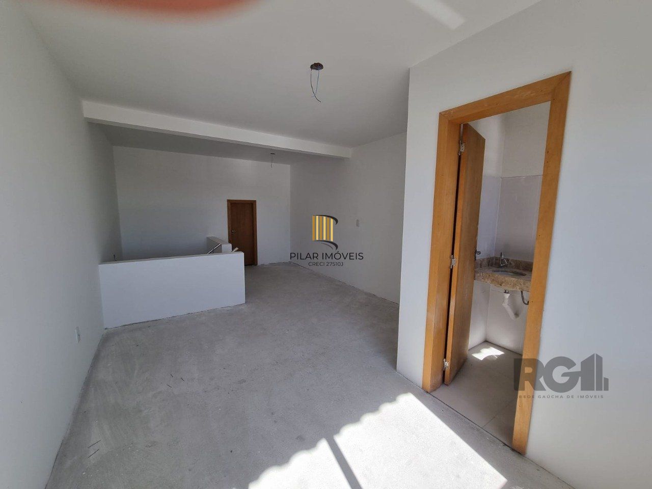 Casa 3 dormitórios no bairro Guarujá