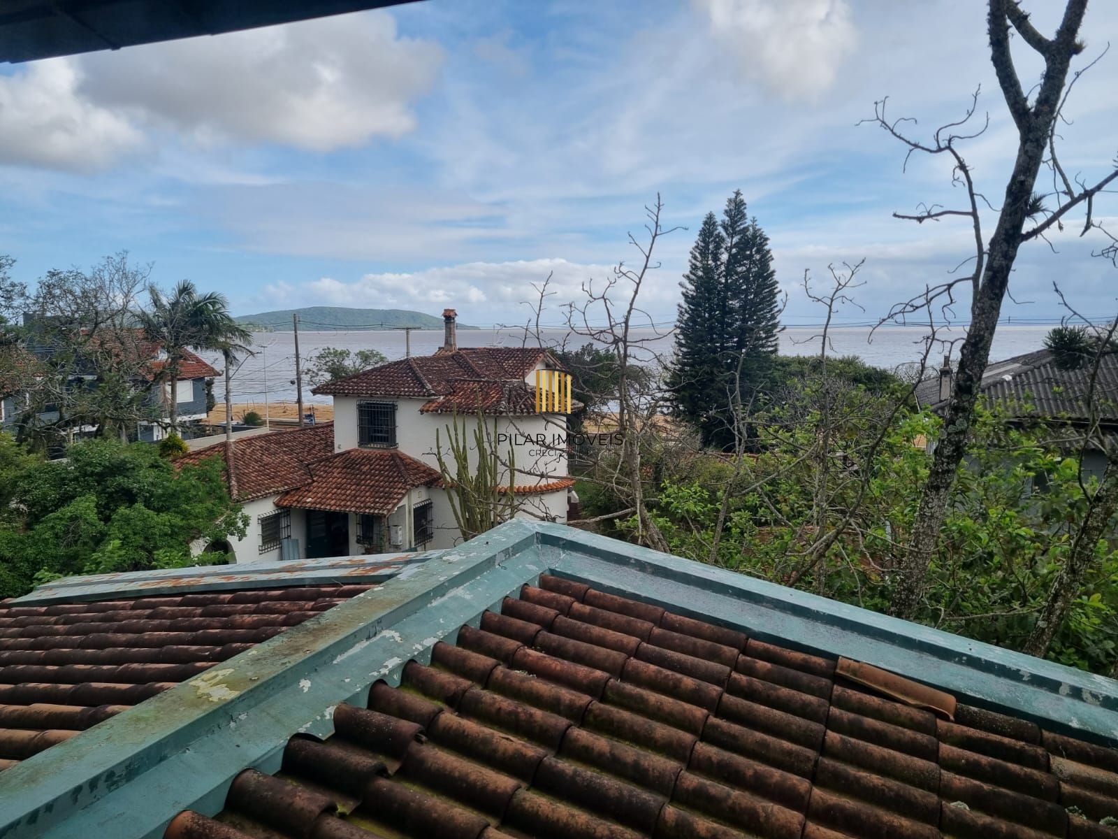 Casa em Condomínio 3 Suítes / Bairro Ipanema