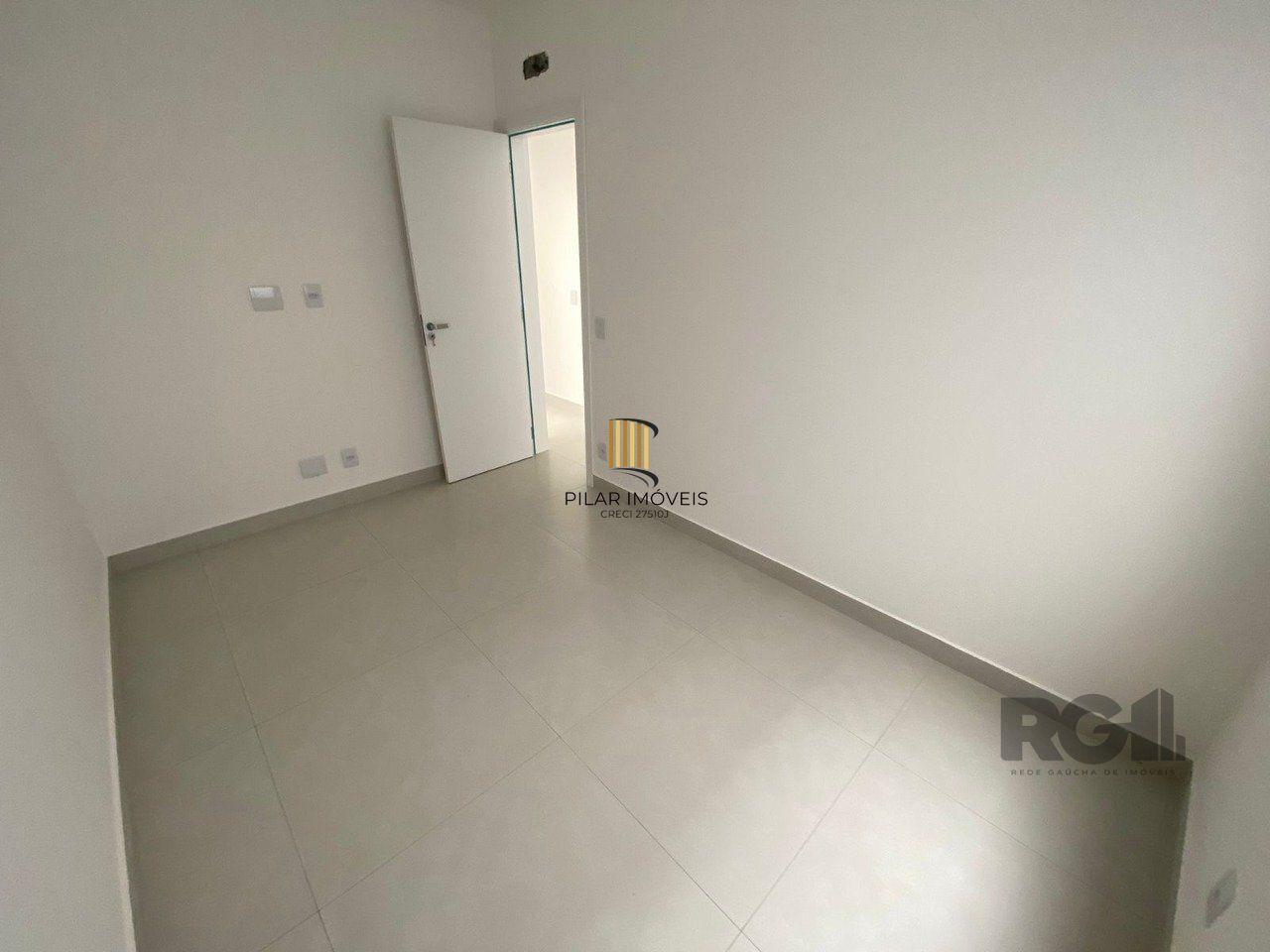 Casa Térrea 03 Dormitórios 01 Suíte