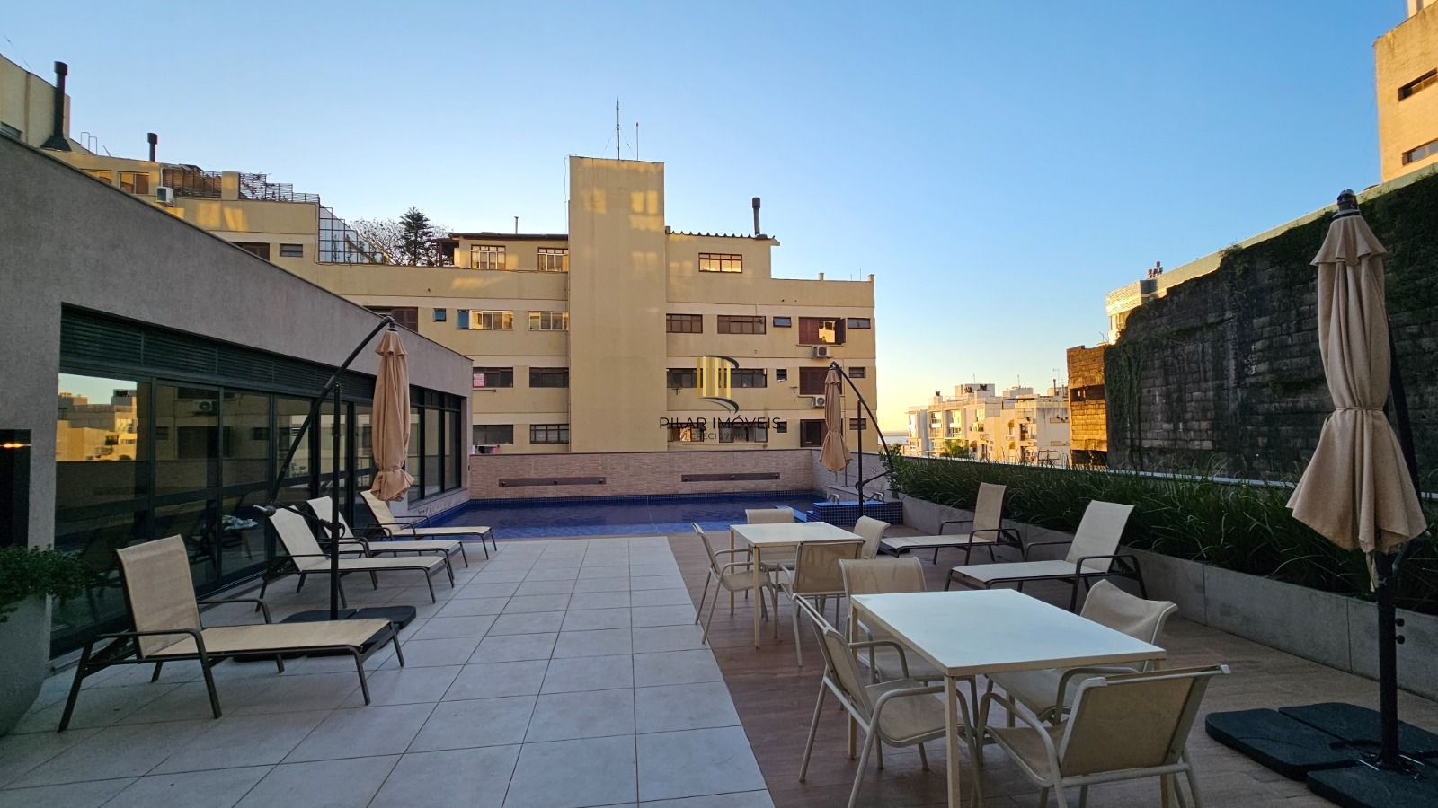 APARTAMENTO 3 DOMIRTÓRIOS - 3 SUITES - 2 VAGAS - MENINO DEUS - PORTO ALEGRE - RS